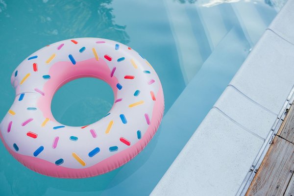 Comment décider si votre piscine a besoin d'une rénovation